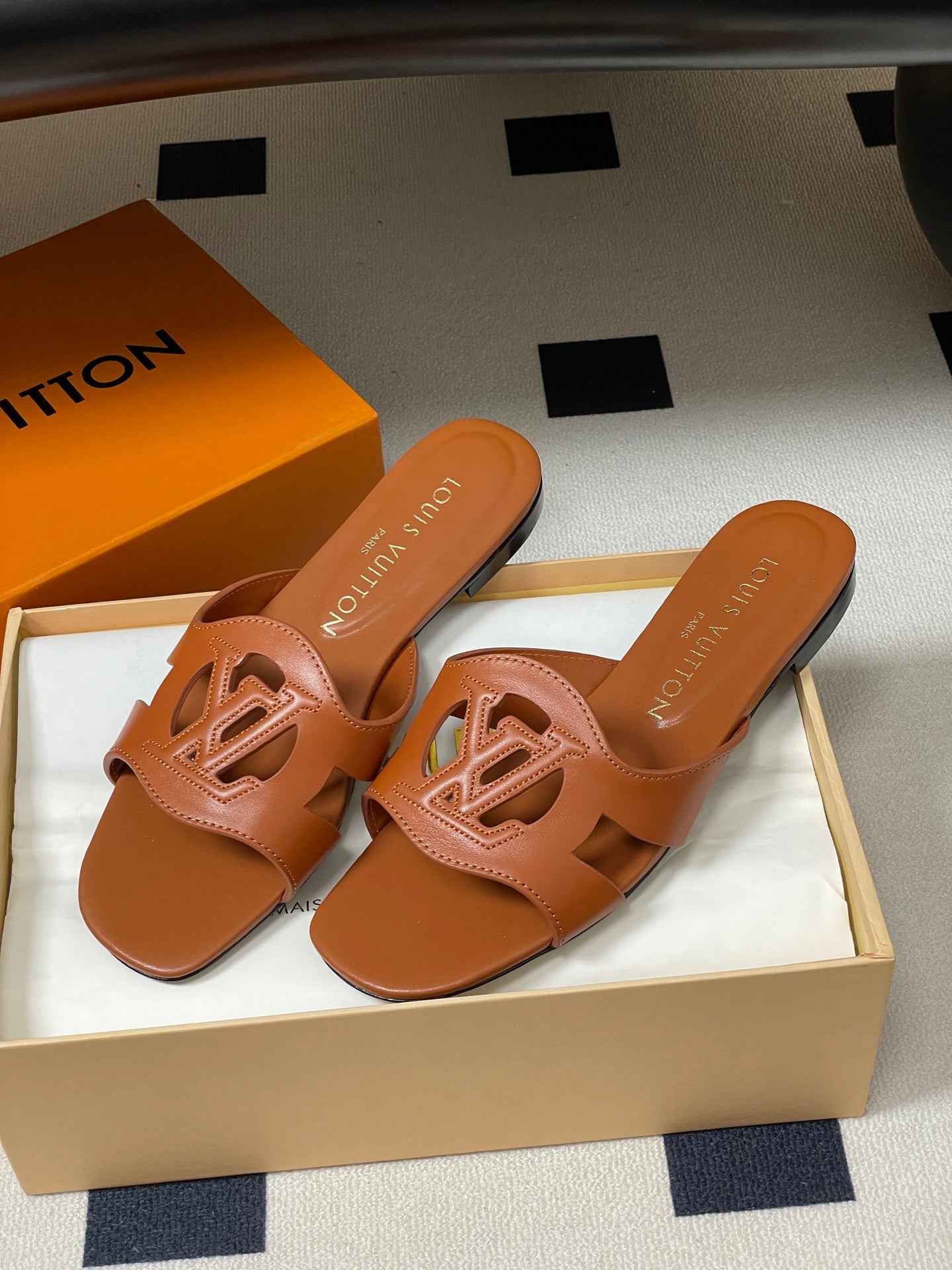 LV SANDALI